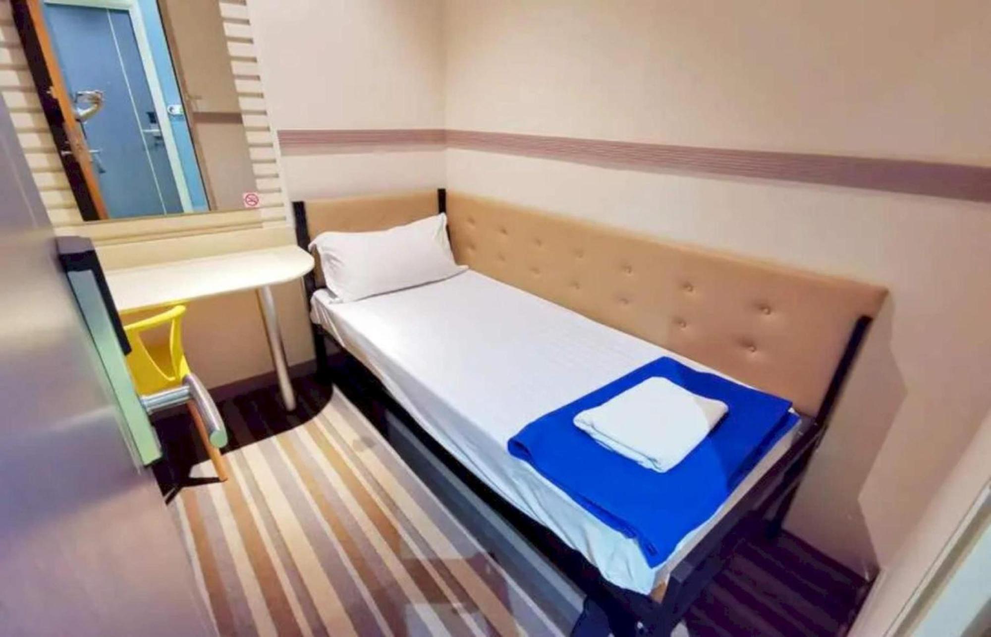 Capital O 75451 Podstel Hostel Bangkok Exterior photo