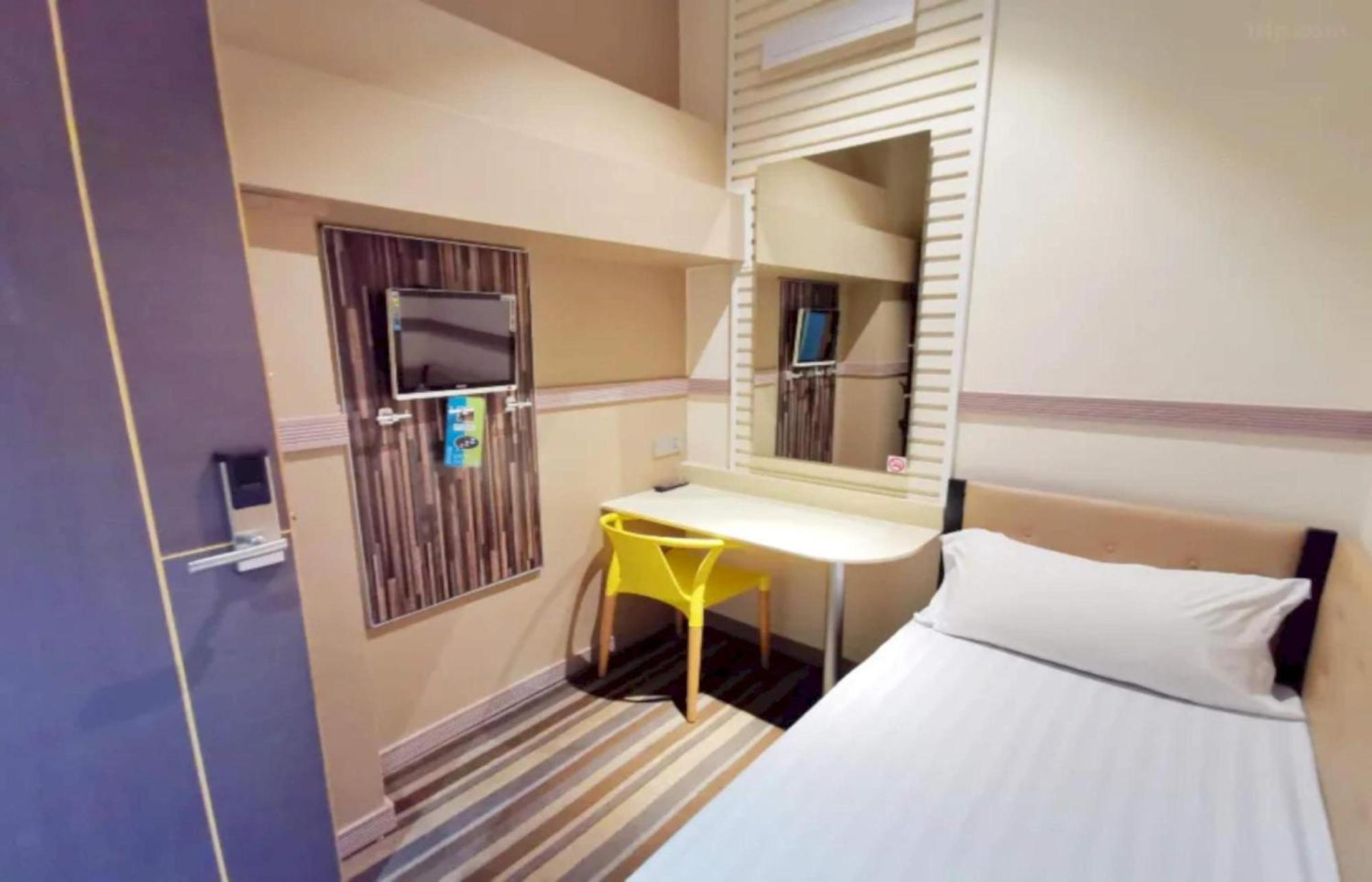 Capital O 75451 Podstel Hostel Bangkok Exterior photo