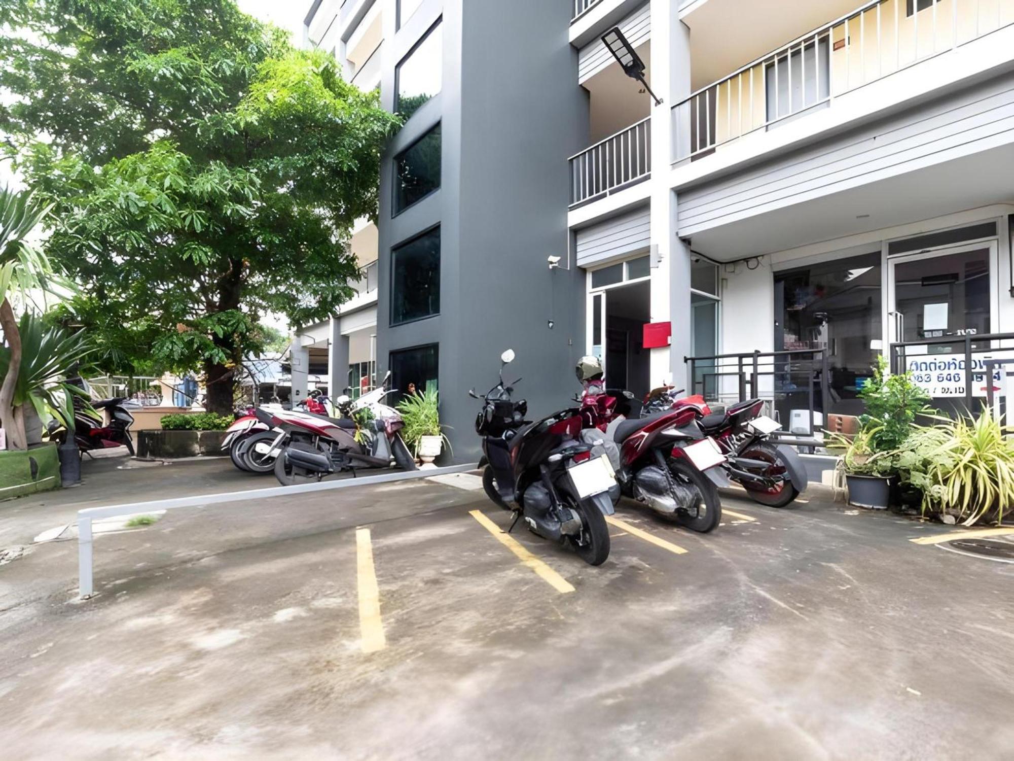 Capital O 75451 Podstel Hostel Bangkok Exterior photo
